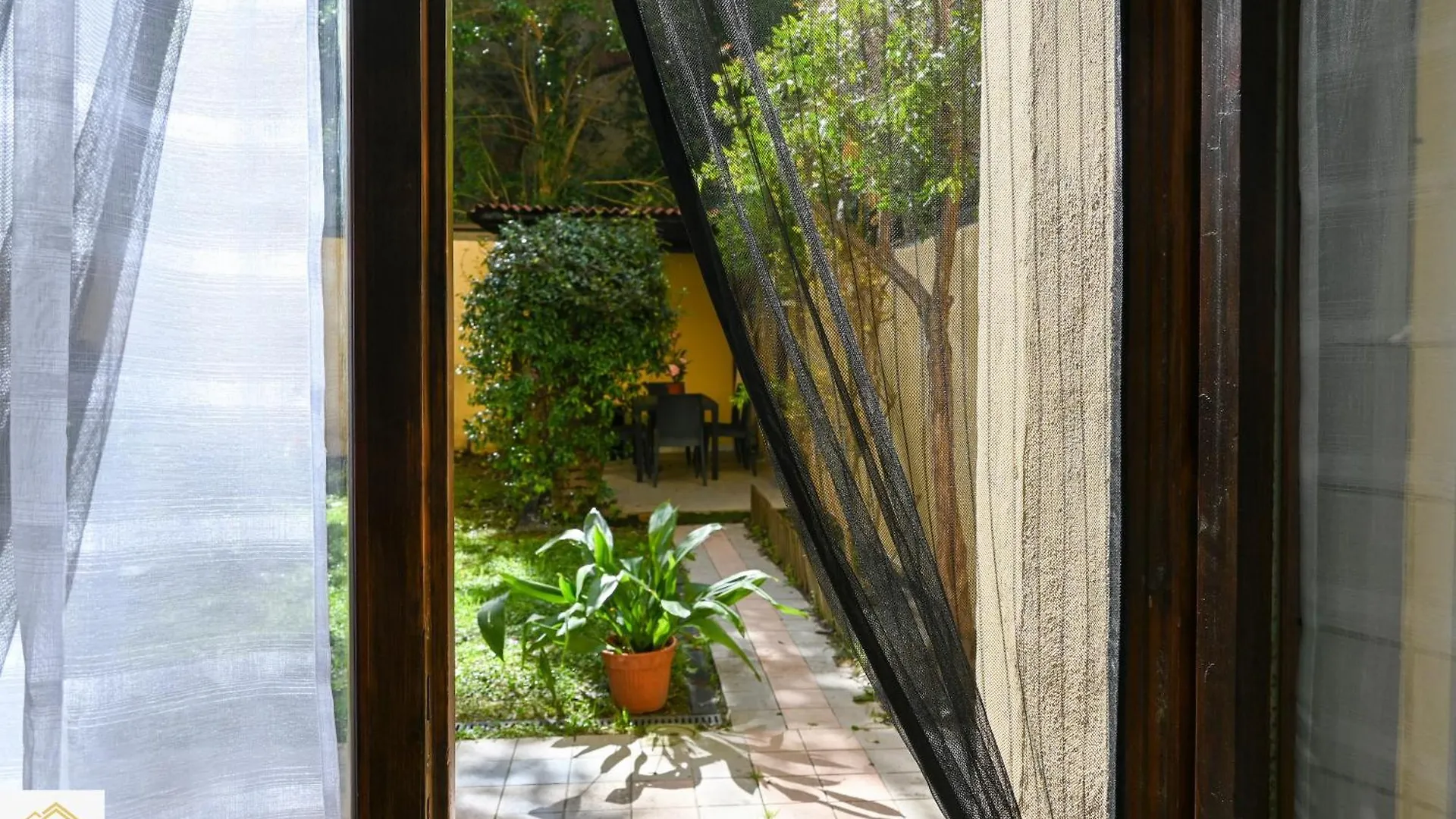 Inn Pisa Rentals - Eden Garden Central Flat Apartment