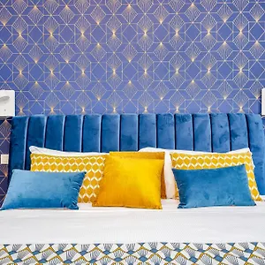 Art Deco' - Sleepwithme - Free Parking - Free Breakfast - Very Friendly Staff Apartamento