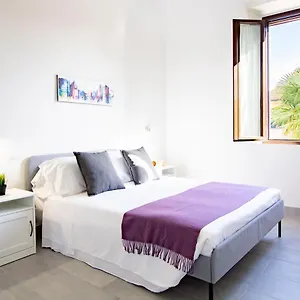 Les House - 2 By Tuscanywego Piza