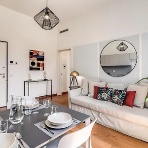 Aweshomeitaly Luxury Apartment