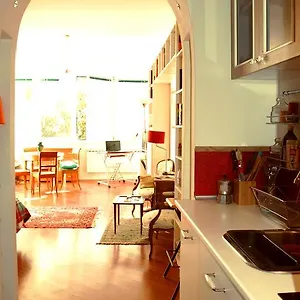 Marianna's Studio Apartment
